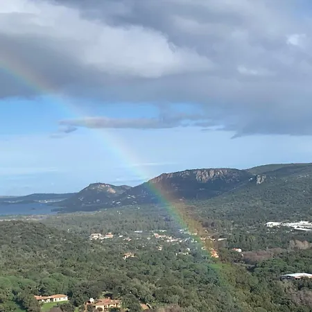 Sublime Vue Sur Mer Et Montagne Séjour chez l'habitant